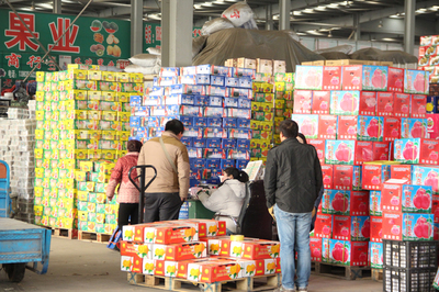 農(nóng)貿(mào)市場開啟&ldquo;春節(jié)熱&rdquo; 市民置辦年貨熱情高_(dá)新聞資訊_聊城大眾網(wǎng)